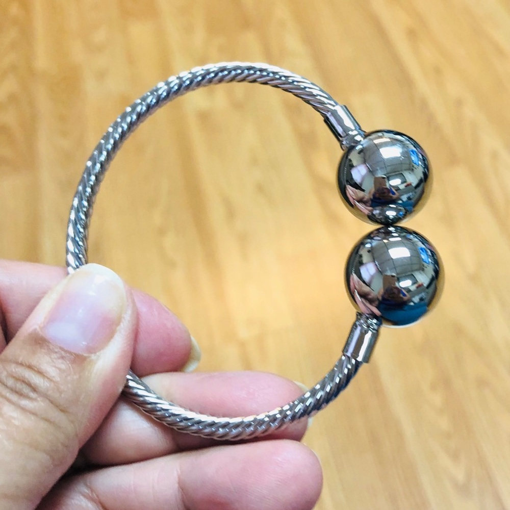 Bracelet cable - Picture 2 of 2